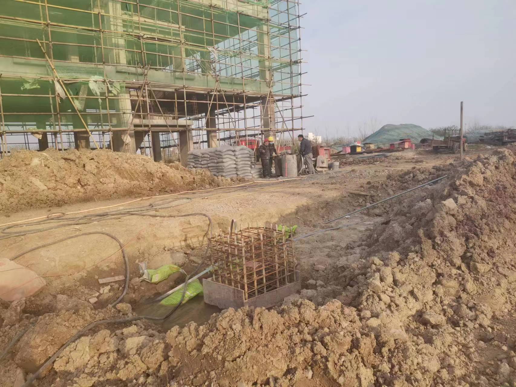 阳春当桥梁出现裂缝的时候应该及时加固修补